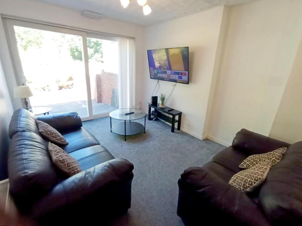 Cozy 4 Bedroom House In Smethwick With 4 Bathrooms Perfect For Contractors And Families Birmingham Zewnętrze zdjęcie