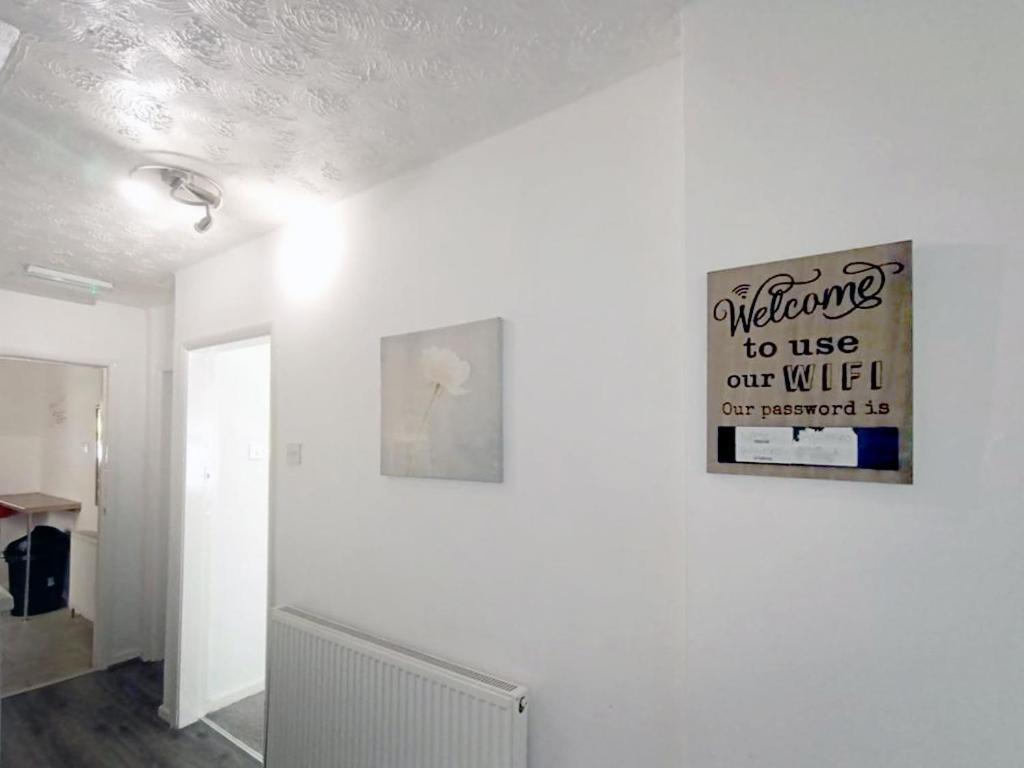 Cozy 4 Bedroom House In Smethwick With 4 Bathrooms Perfect For Contractors And Families Birmingham Zewnętrze zdjęcie