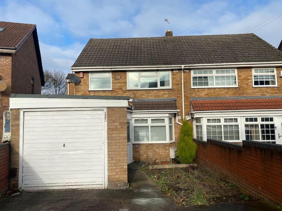 Cozy 4 Bedroom House In Smethwick With 4 Bathrooms Perfect For Contractors And Families Birmingham Zewnętrze zdjęcie